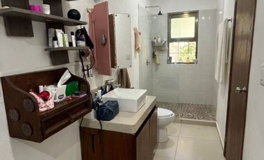 Venta de casa con amplio terreno en Puerto Morelos
