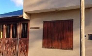 Casa en venta - 2 Dormitorios 1 Baño - 318Mts2 - Mar del Tuyú