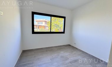 Venta Casa en Barrio San Ramon - Pilar de Este - Zelaya