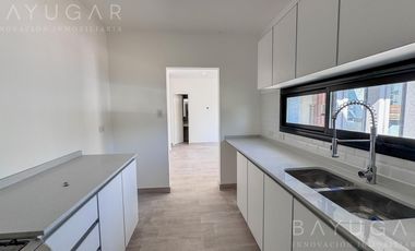 Venta Casa en Barrio San Ramon - Pilar de Este - Zelaya