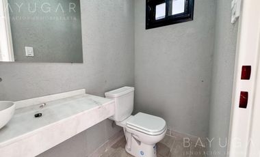 Venta Casa en Barrio San Ramon - Pilar de Este - Zelaya