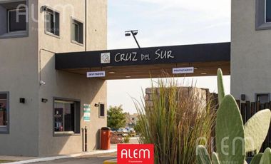 Terreno en  Cruz del Sur. Muy buena ubicacion.