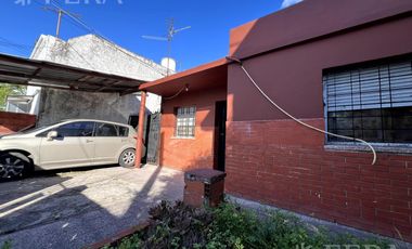Venta casa 3 ambientes con cochera en Quilmes Oeste