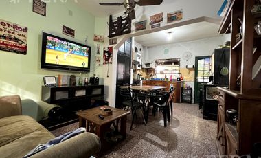 Venta casa 3 ambientes con cochera en Quilmes Oeste