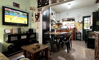 Venta casa 3 ambientes con cochera en Quilmes Oeste