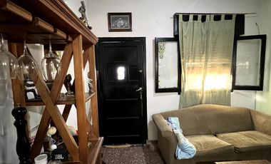 Venta casa 3 ambientes con cochera en Quilmes Oeste