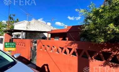 Venta casa 3 ambientes con cochera en Quilmes Oeste