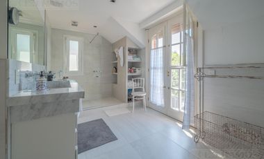 Impecable casa en venta en Las Lomas de San Isidro