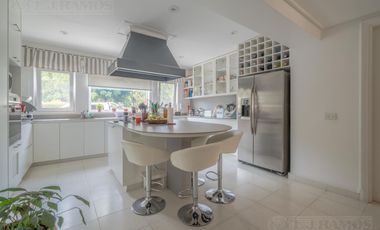 Impecable casa en venta en Las Lomas de San Isidro