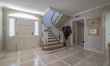 Impecable casa en venta en Las Lomas de San Isidro