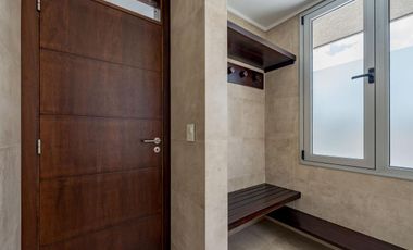 Casa en Venta 412m² · 5 ambientes 2 cocheras con Piscina en Barrio Palos Verdes Fisherton