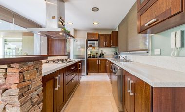 Casa en Venta 412m² · 5 ambientes 2 cocheras con Piscina en Barrio Palos Verdes Fisherton