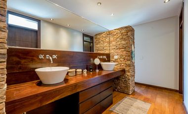 Casa en Venta 412m² · 5 ambientes 2 cocheras con Piscina en Barrio Palos Verdes Fisherton