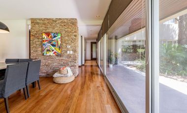 Casa en Venta 412m² · 5 ambientes 2 cocheras con Piscina en Barrio Palos Verdes Fisherton