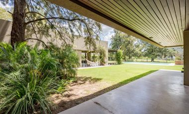 Casa en Venta 412m² · 5 ambientes 2 cocheras con Piscina en Barrio Palos Verdes Fisherton
