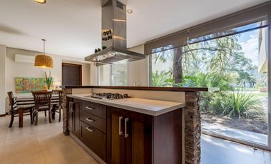Casa en Venta 412m² · 5 ambientes 2 cocheras con Piscina en Barrio Palos Verdes Fisherton