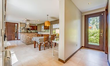 Casa en Venta 412m² · 5 ambientes 2 cocheras con Piscina en Barrio Palos Verdes Fisherton