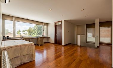 Casa en Venta 412m² · 5 ambientes 2 cocheras con Piscina en Barrio Palos Verdes Fisherton