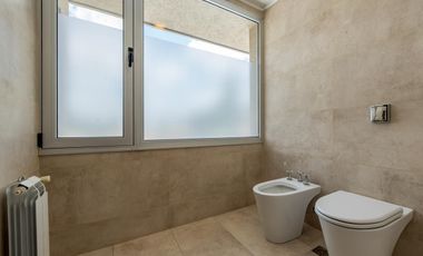 Casa en Venta 412m² · 5 ambientes 2 cocheras con Piscina en Barrio Palos Verdes Fisherton