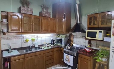 CHALET 3 AMBIENTES A MTS DE AV. H. YRIGOYEN