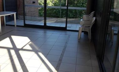 2 amb. al frente. Cochera.  Dorm. Suite, Balcón aterrazado. Amenities