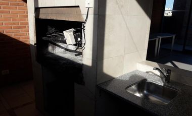 2 amb. al frente. Cochera.  Dorm. Suite, Balcón aterrazado. Amenities