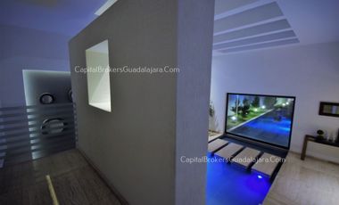 Casa en Colinas de San Javier de Lujo con alberca en Venta