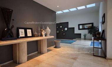 Casa en Colinas de San Javier de Lujo con alberca en Venta