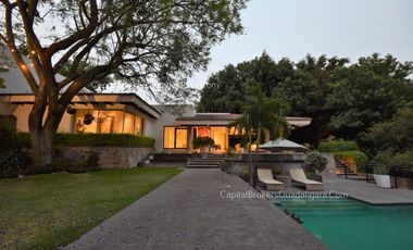 Casa en Colinas de San Javier de Lujo con alberca en Venta