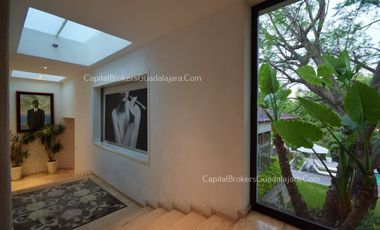 Casa en Colinas de San Javier de Lujo con alberca en Venta