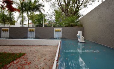 Casa en Colinas de San Javier de Lujo con alberca en Venta
