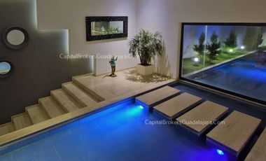 Casa en Colinas de San Javier de Lujo con alberca en Venta