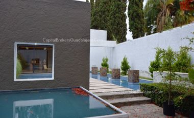 Casa en Colinas de San Javier de Lujo con alberca en Venta