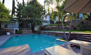 Casa en Colinas de San Javier de Lujo con alberca en Venta