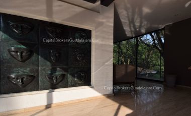 Casa en Colinas de San Javier de Lujo con alberca en Venta