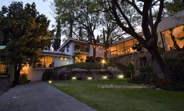 Casa en Colinas de San Javier de Lujo con alberca en Venta