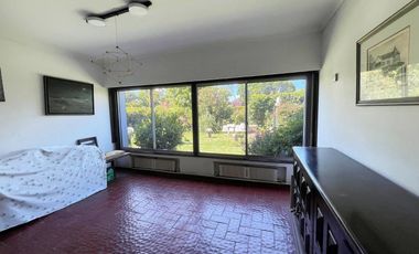 Venta Residencia 5 Ambientes Quincho Jardin Parrilla
