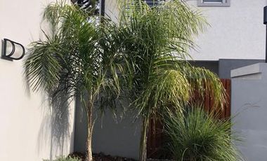 Duplex a estrenar de 3 amb. c/patio propio y espacio de cochera