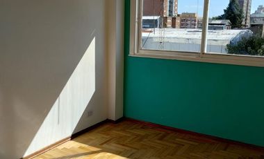 DEPARTAMENTO 4 AMBIENTES USO PROFESIONAL