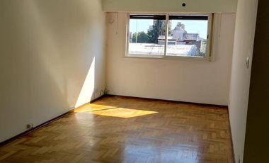 DEPARTAMENTO 4 AMBIENTES USO PROFESIONAL