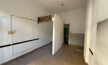 Moreno 2400. Local comercial en alquiler 17m2. Balvanera.