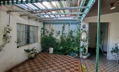 Casa en  Angel Elias casi Ituzaingo