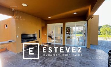 Casa en venta apto crédito hipotecario. Barrio Cerrado