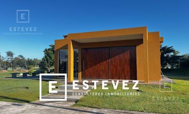 Casa en venta apto crédito hipotecario. Barrio Cerrado