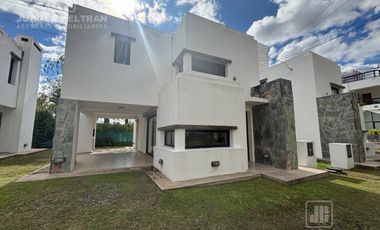 Alquiler - Casa 3 dormitorios con cochera - Villa Norte, Goycoechea 1068, Villa Allende