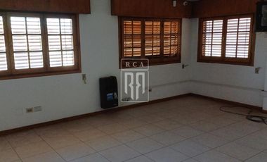 Alquiler GALPON con oficinas sobre  RUTA 7 - CENTENARIO