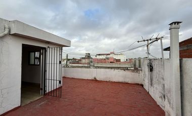 PH cuatro ambientes con terraza en Alquiler Sin expensas