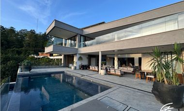 CASA EN LAS PALMAS, MEDELLN