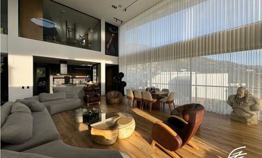 CASA EN LAS PALMAS, MEDELLN