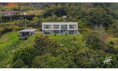 CASA CAMPESTRE EN NORTEAMÉRICA, ANTIOQUIA